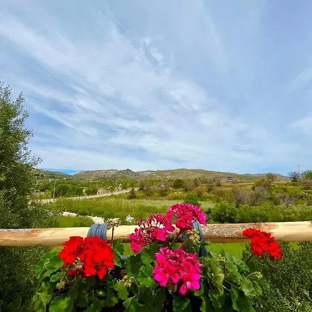 Overlooking Hill New Tipical Sicilian House In Rustic Style With Private Garden And Parking * Avola
