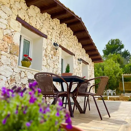 Overlooking Hill New Tipical Sicilian House In Rustic Style With Private Garden And Parking * Avola