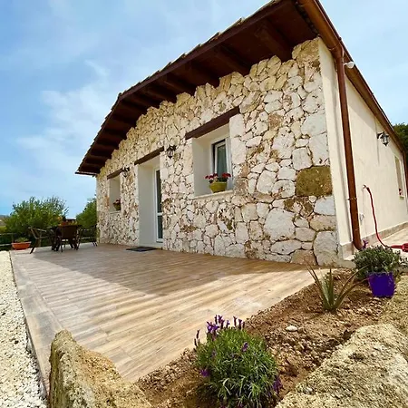 Overlooking Hill New Tipical Sicilian House In Rustic Style With Private Garden And Parking